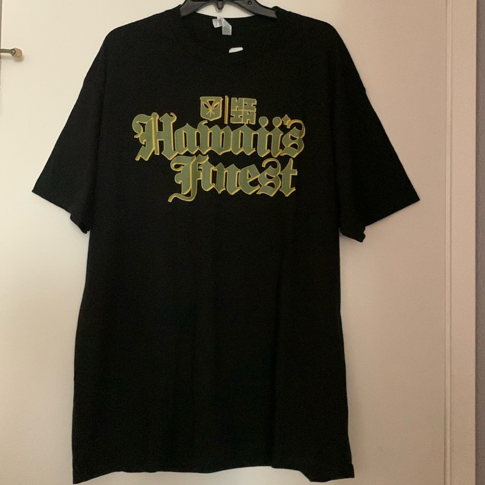 NWT Hawaiis Finest SS Tee